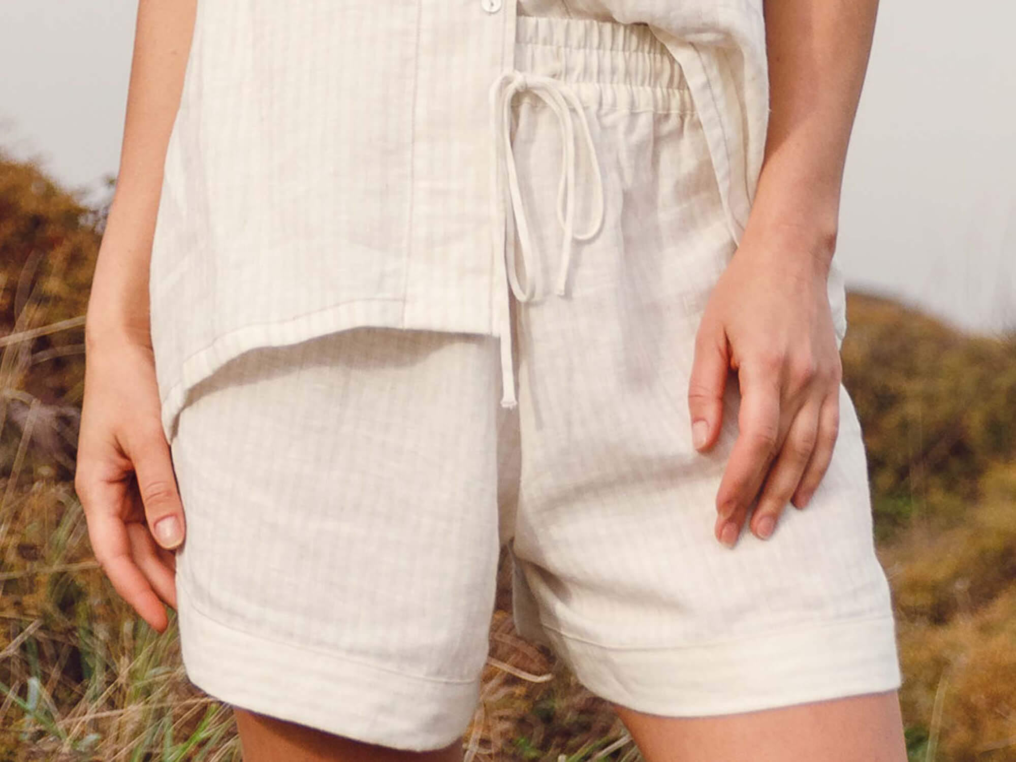 Женские шорты NATURA SHORTS Кремовый -1